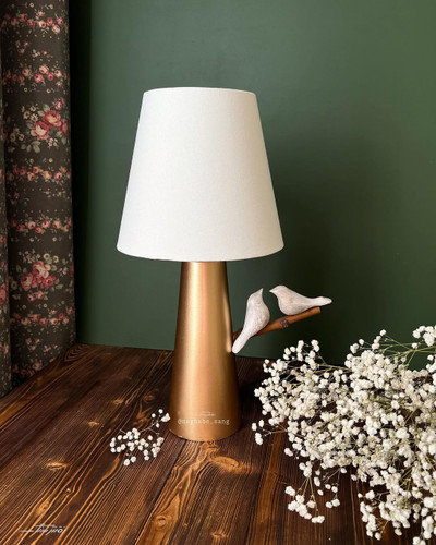 آباژور مخروطی طلایی