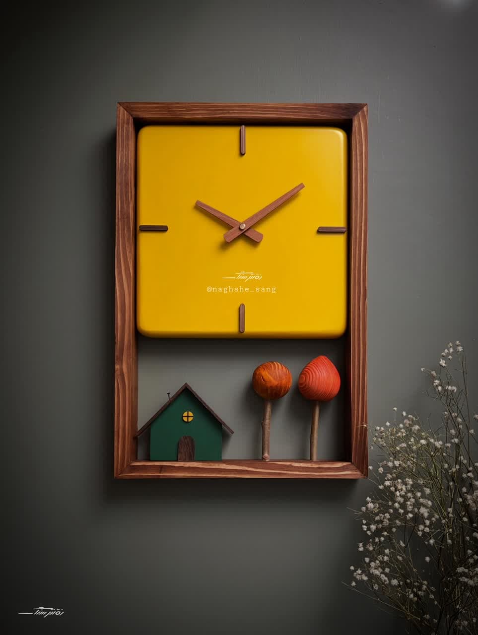 ساعت دیواری پائیز زرد