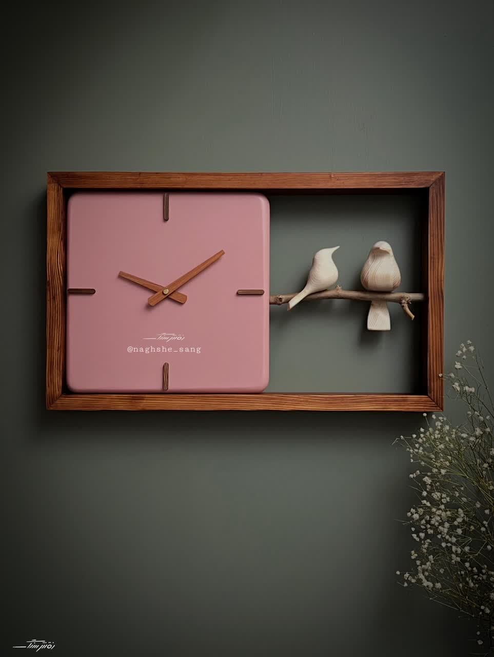 ساعت دیواری افقی m30 صورتی